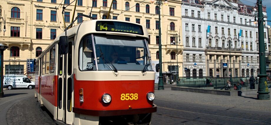 tram-5072905_1920